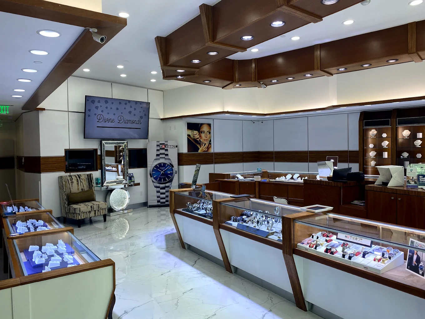 Divine Diamonds store at Florida Mall